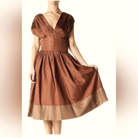 BCBGMaxAzria Dresses & Skirts - BCBGMAXAZRIA Brown Taupe Carob Sand Pleated Fit Flare 100% Silk Dress size 4